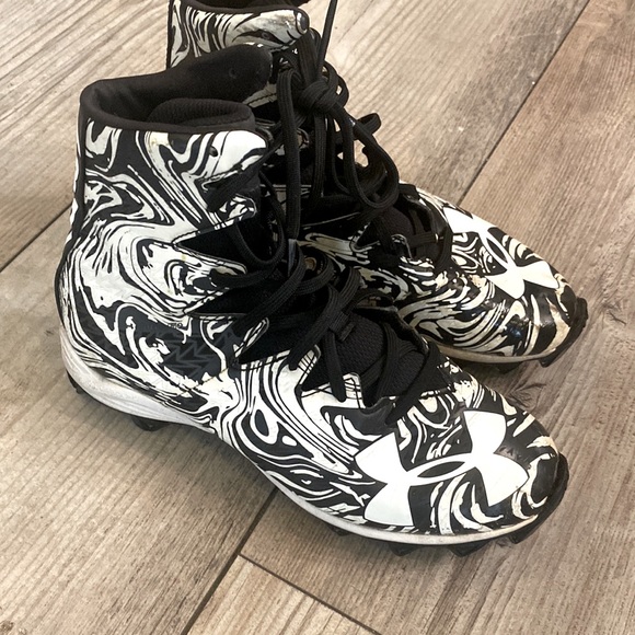 Under Armour Other - 5 Youth-Football Cleats-Under Armour